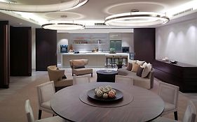 New World Makati Hotel, Manila